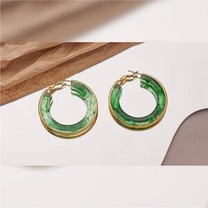 Gorgeous 🤩 Vintage Resin Hoops 18K Hoops